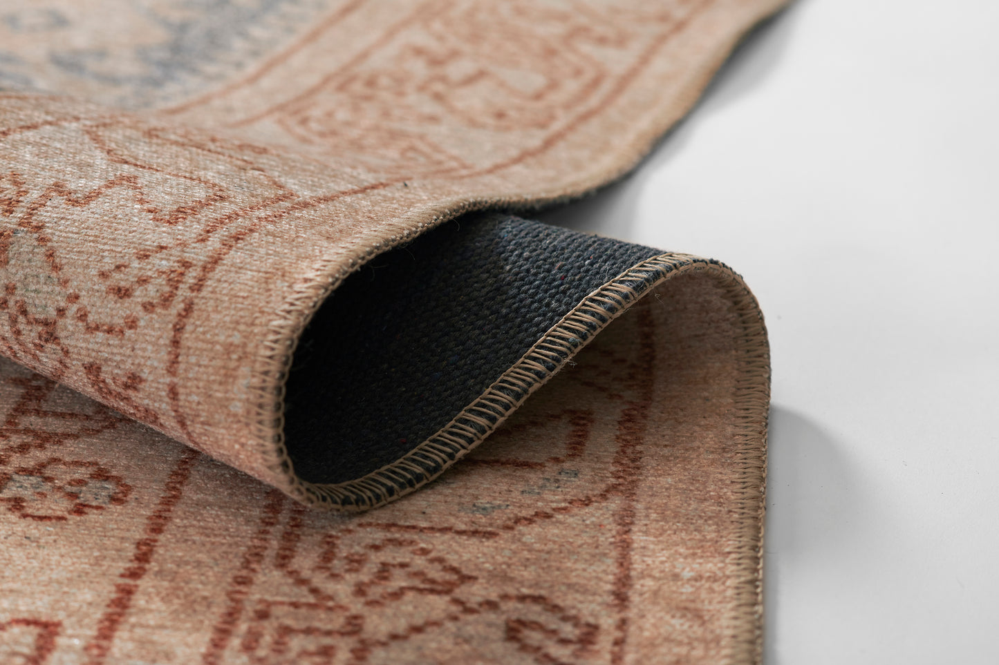 Momeni Ariana Blue Traditional