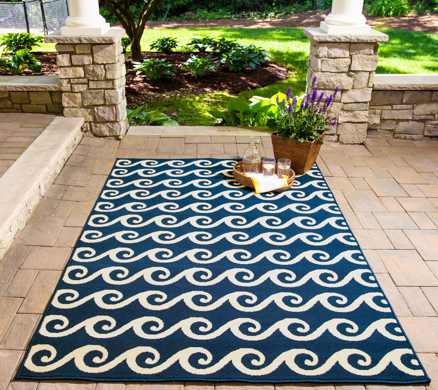 Momeni Baja Navy Contemporary