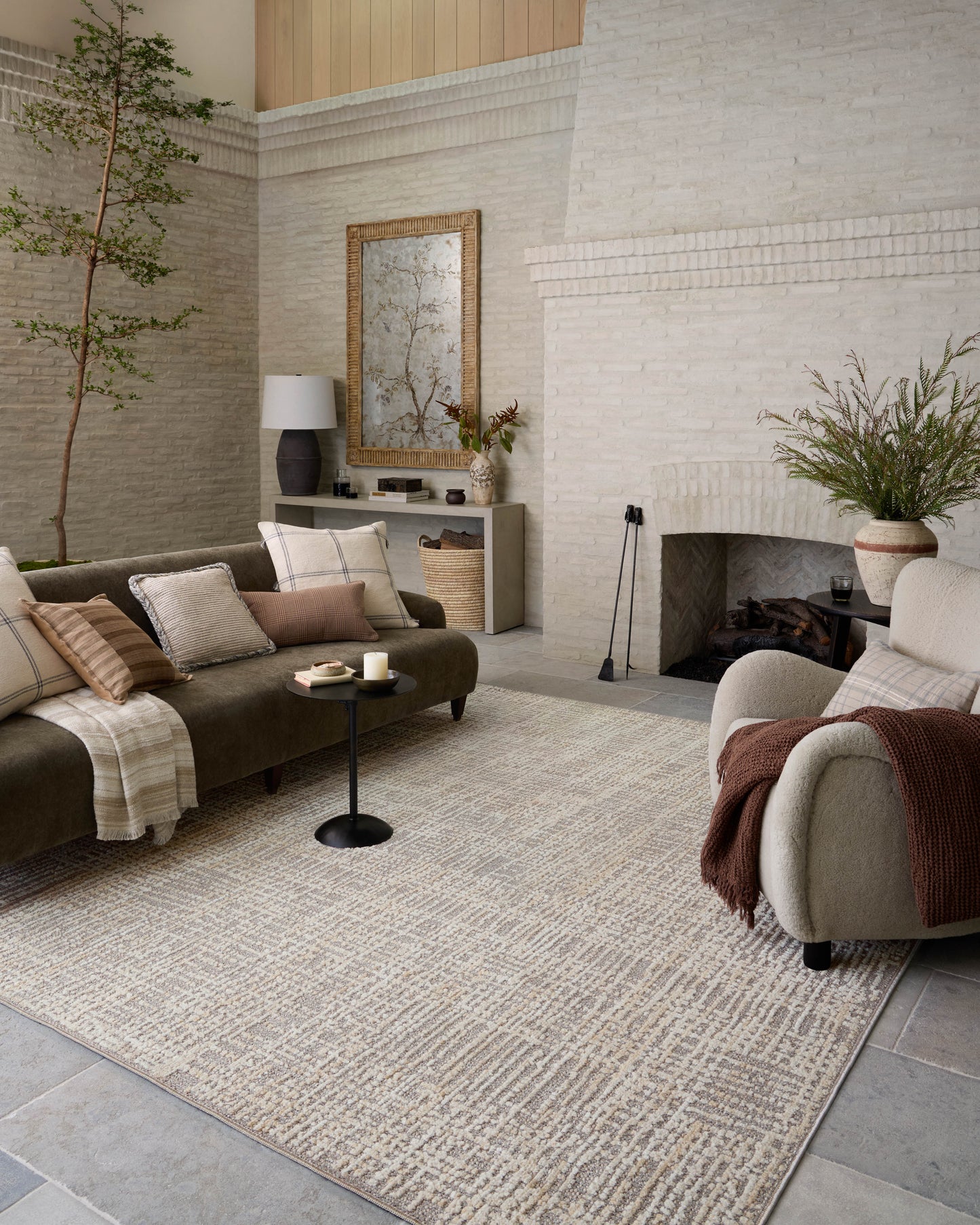 Amber Lewis x Loloi Bexley Natural Dove Contemporary