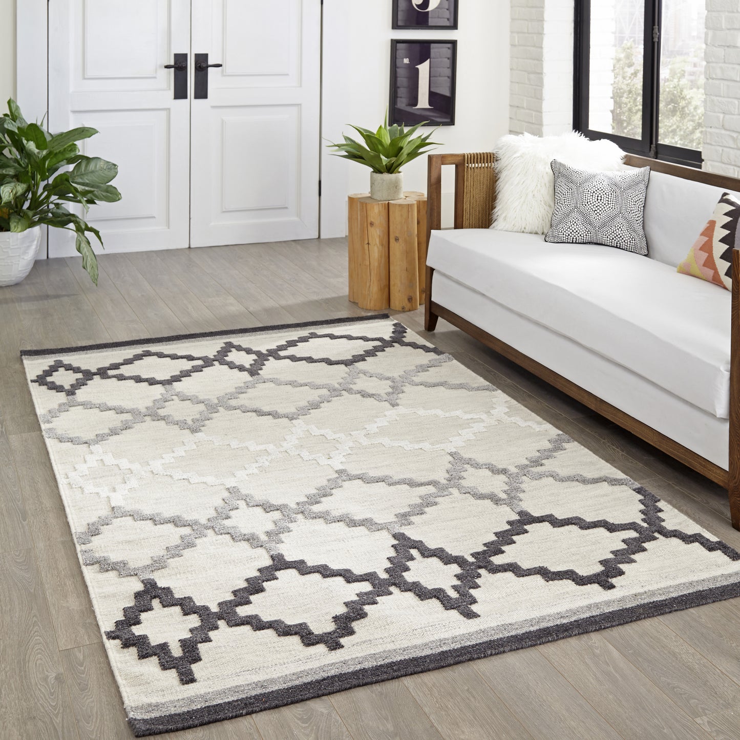 Momeni Boho Grey Transitional