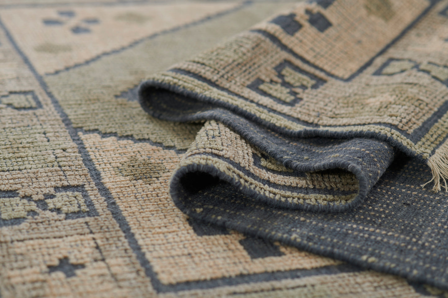 Momeni Bristol Blue Traditional