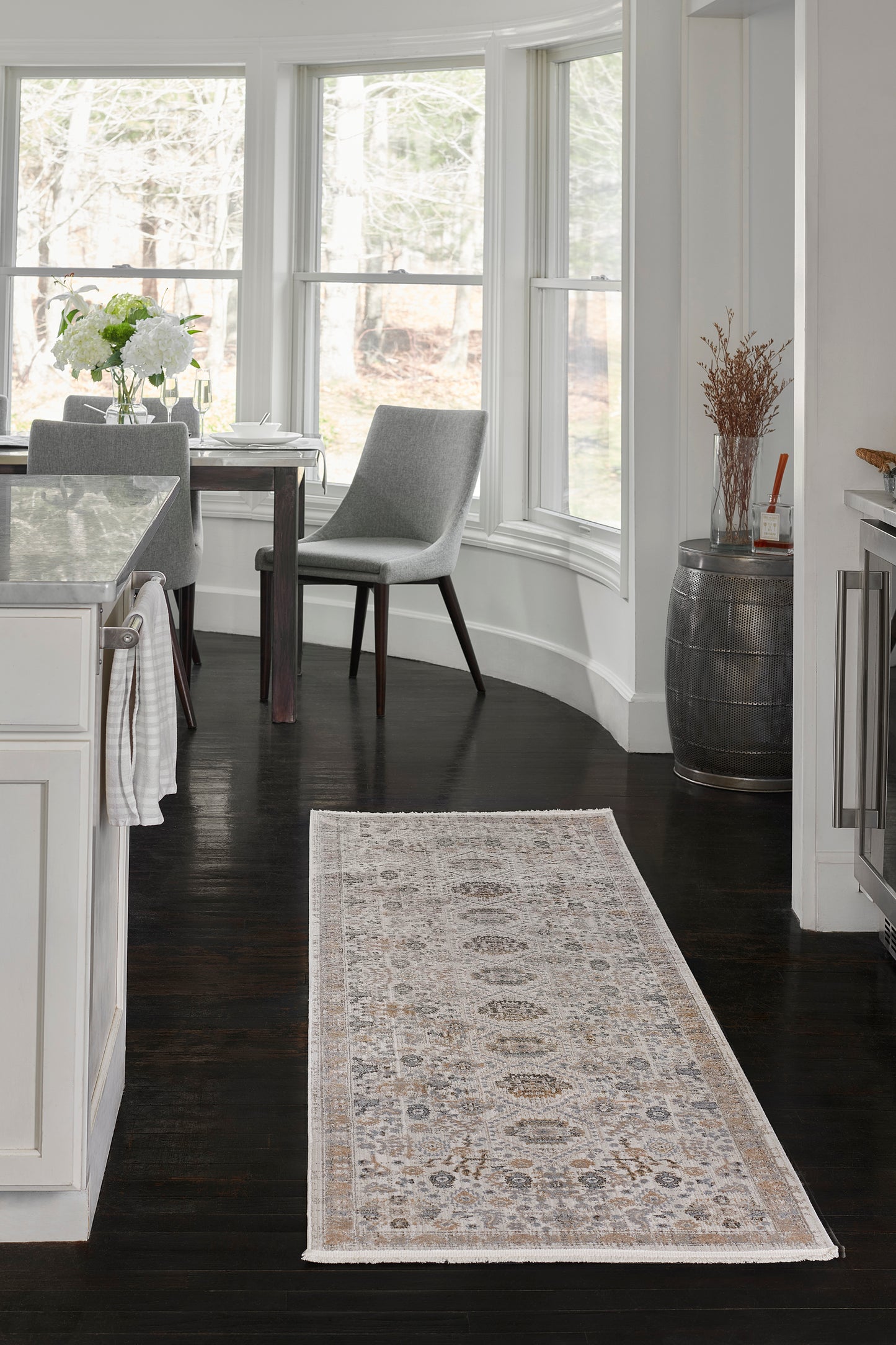 Momeni Cambridge Grey Traditional