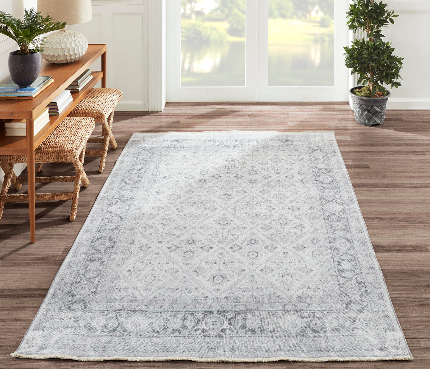 Momeni Chandler Grey Traditional
