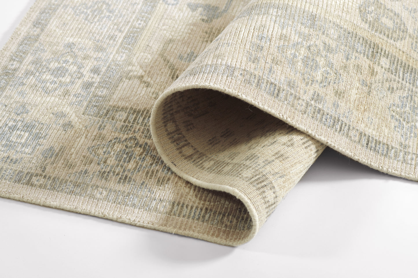 Momeni Estelle Beige Traditional