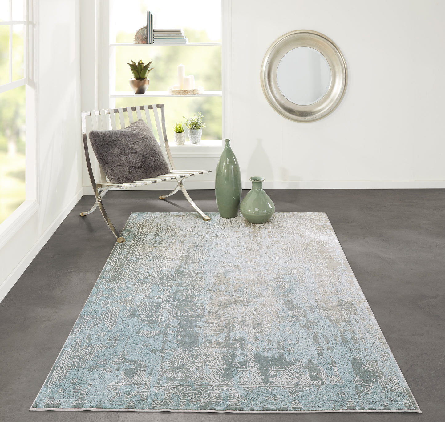 Momeni Genevieve Light Blue Traditional