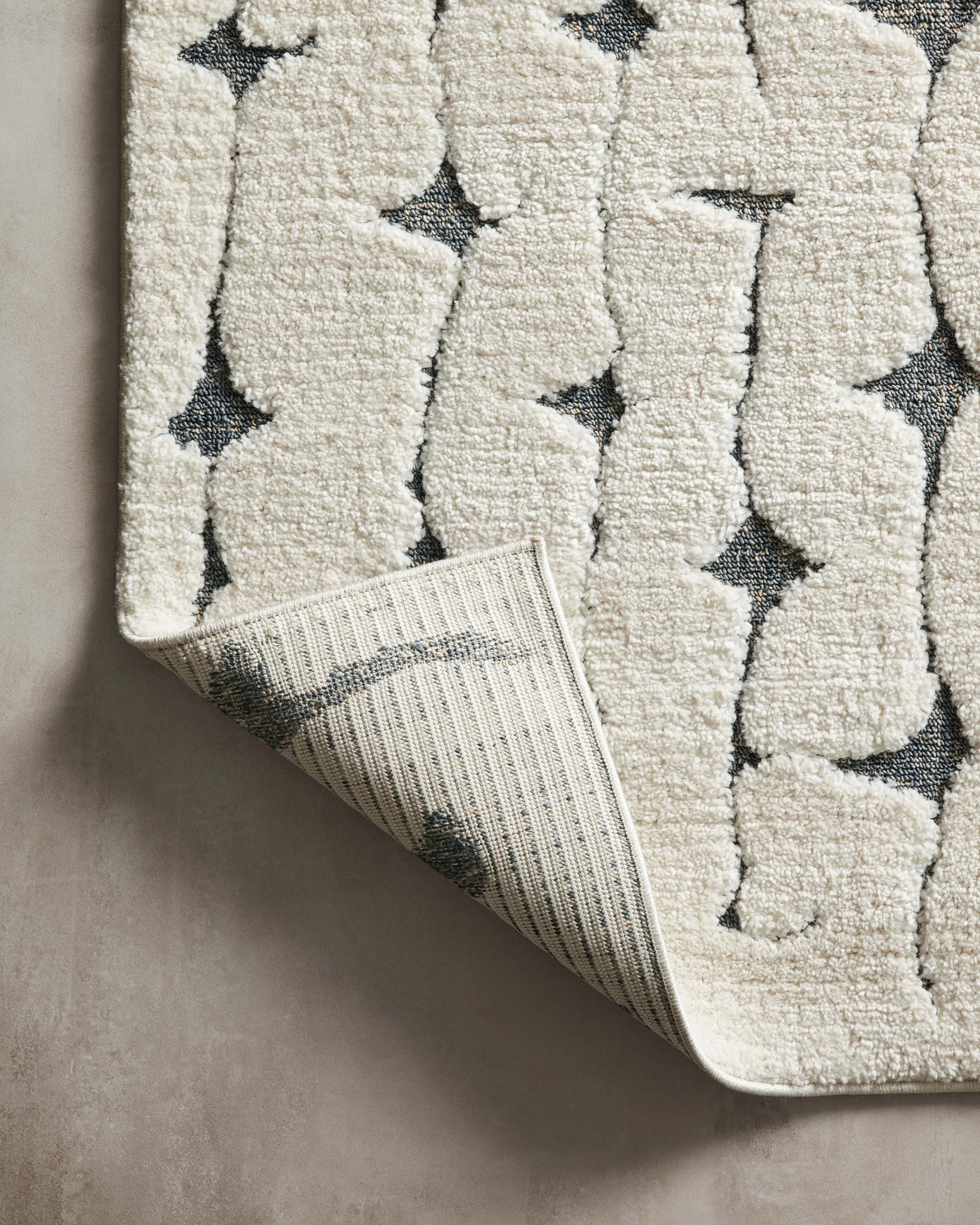 Loloi Hagen White Navy Contemporary