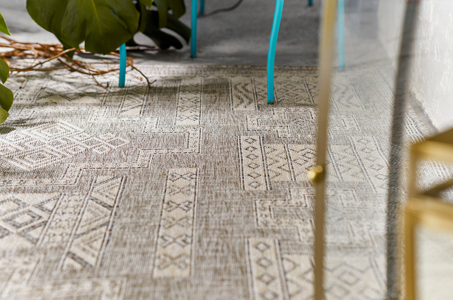 Momeni Hampton Grey Transitional