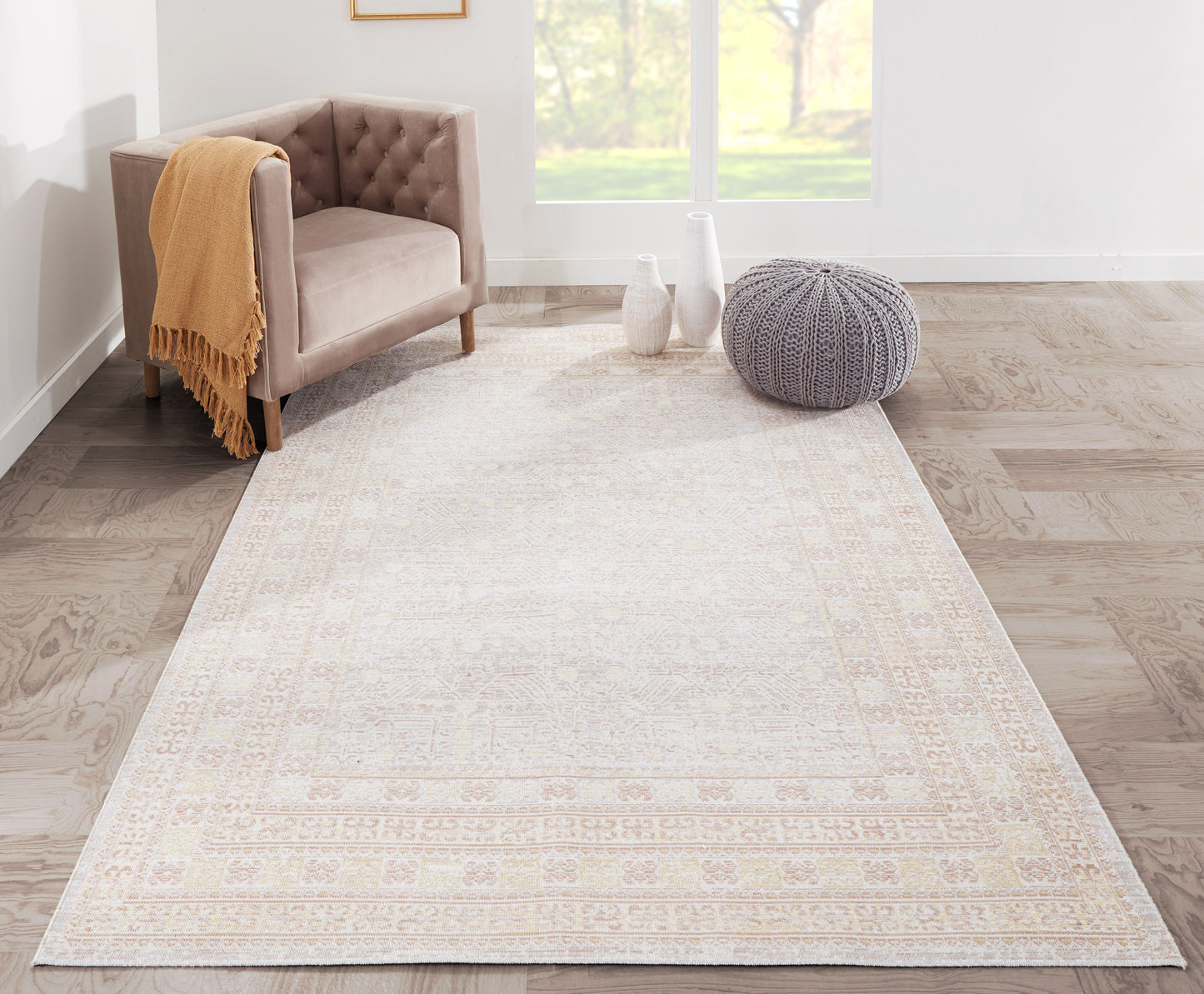 Momeni Isabella Grey Traditional