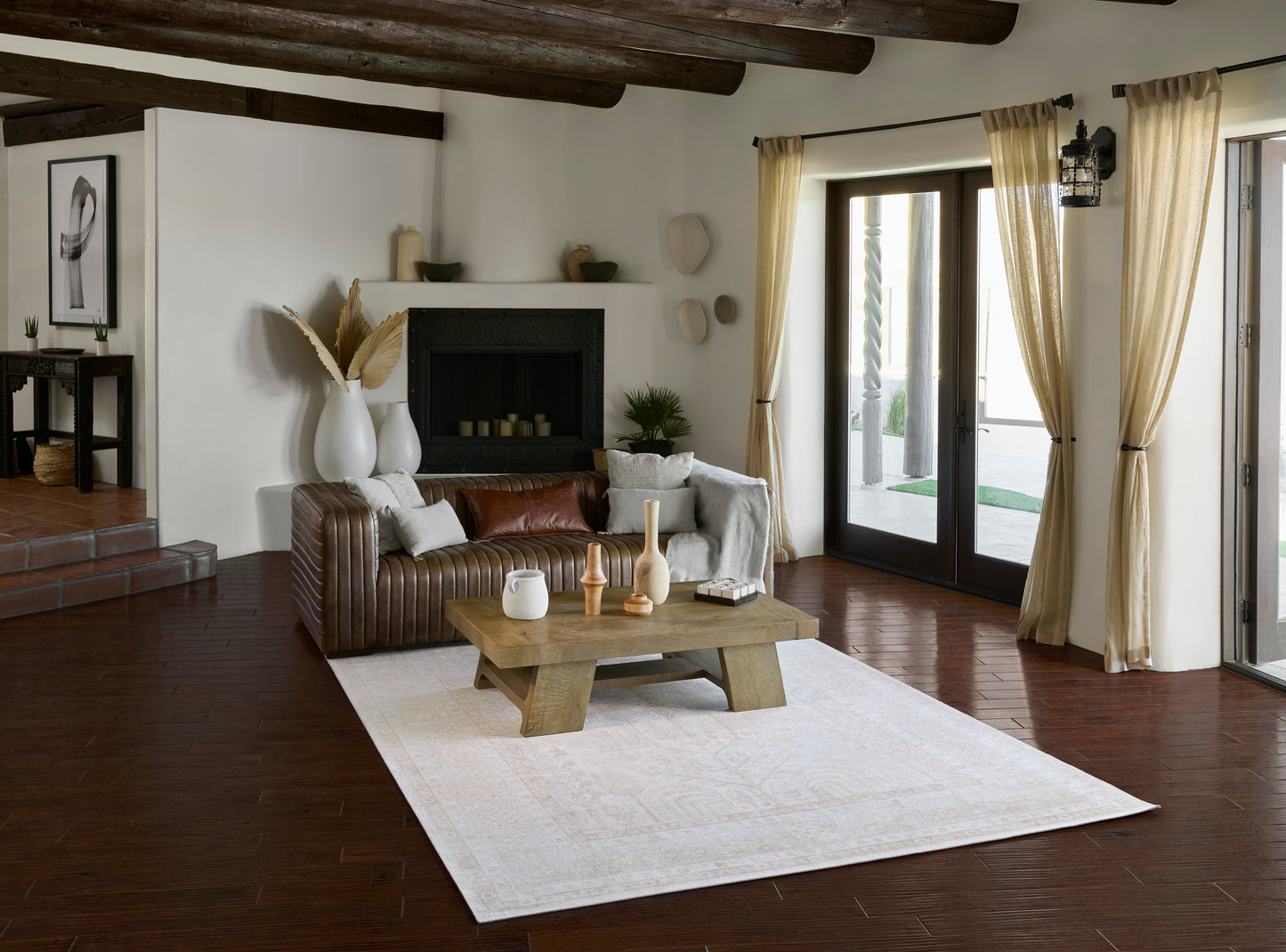 Momeni Isabella Ivory Traditional