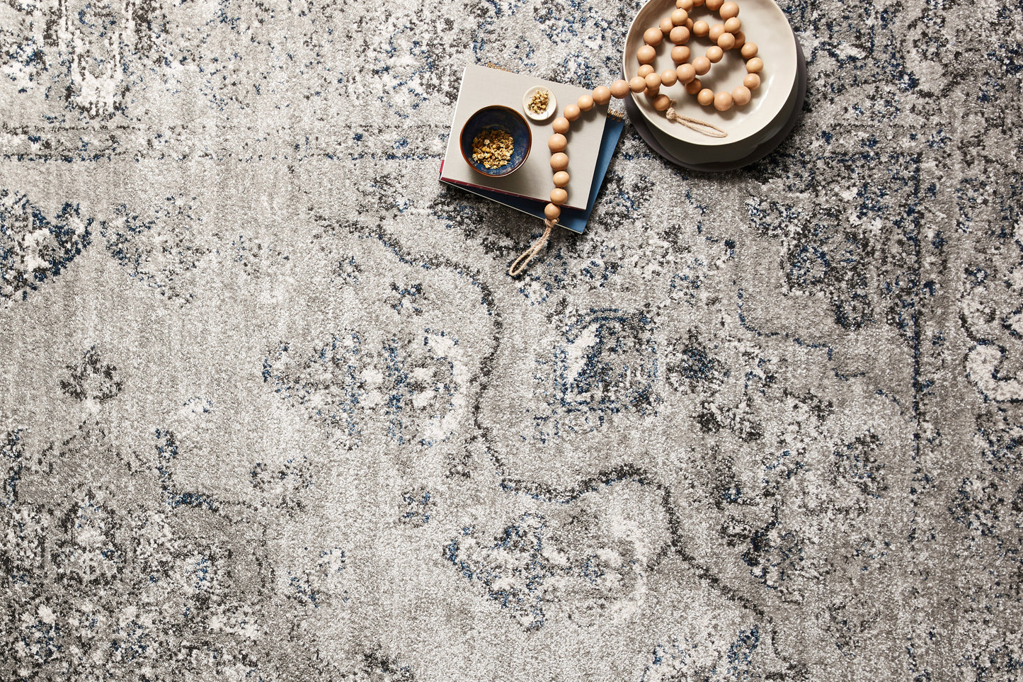 Loloi Joaquin Dove Grey Traditional