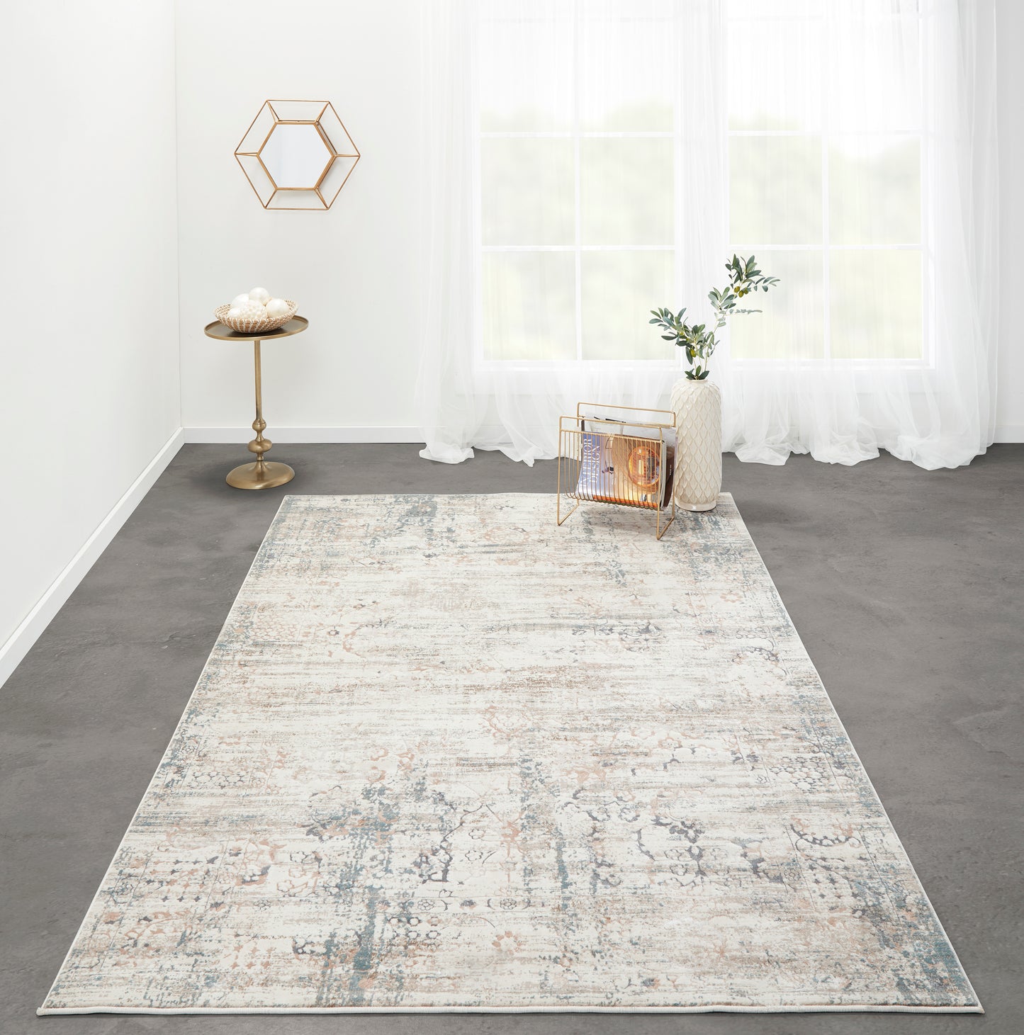 Momeni Juliet Ivory Traditional