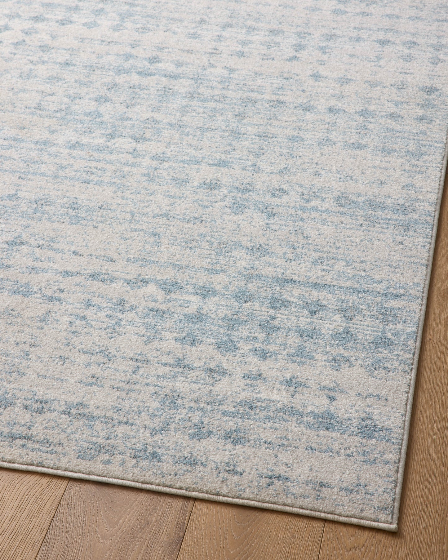 Loloi Kamala Sky Dove Transitional