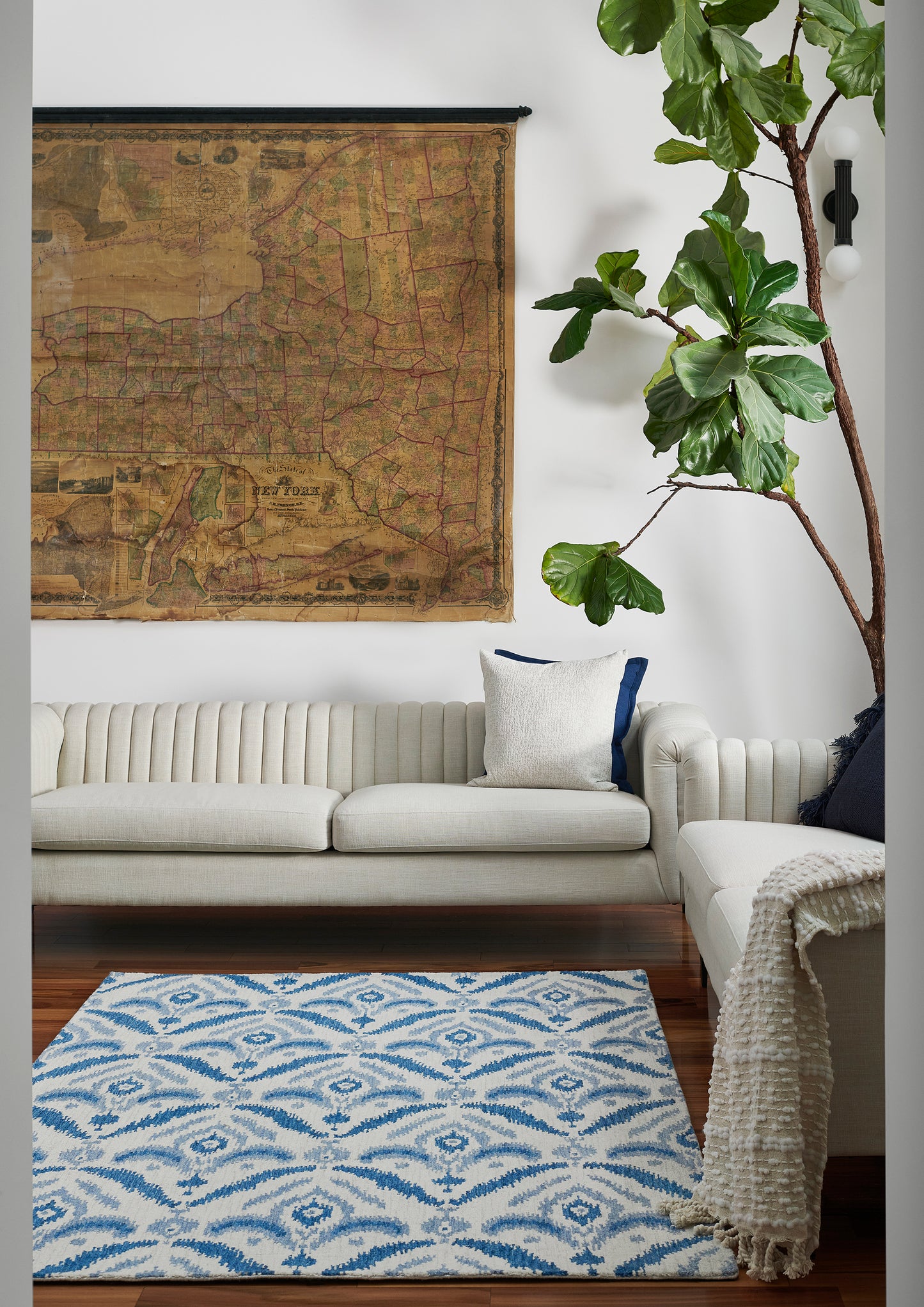 Momeni Leiden Blue Transitional