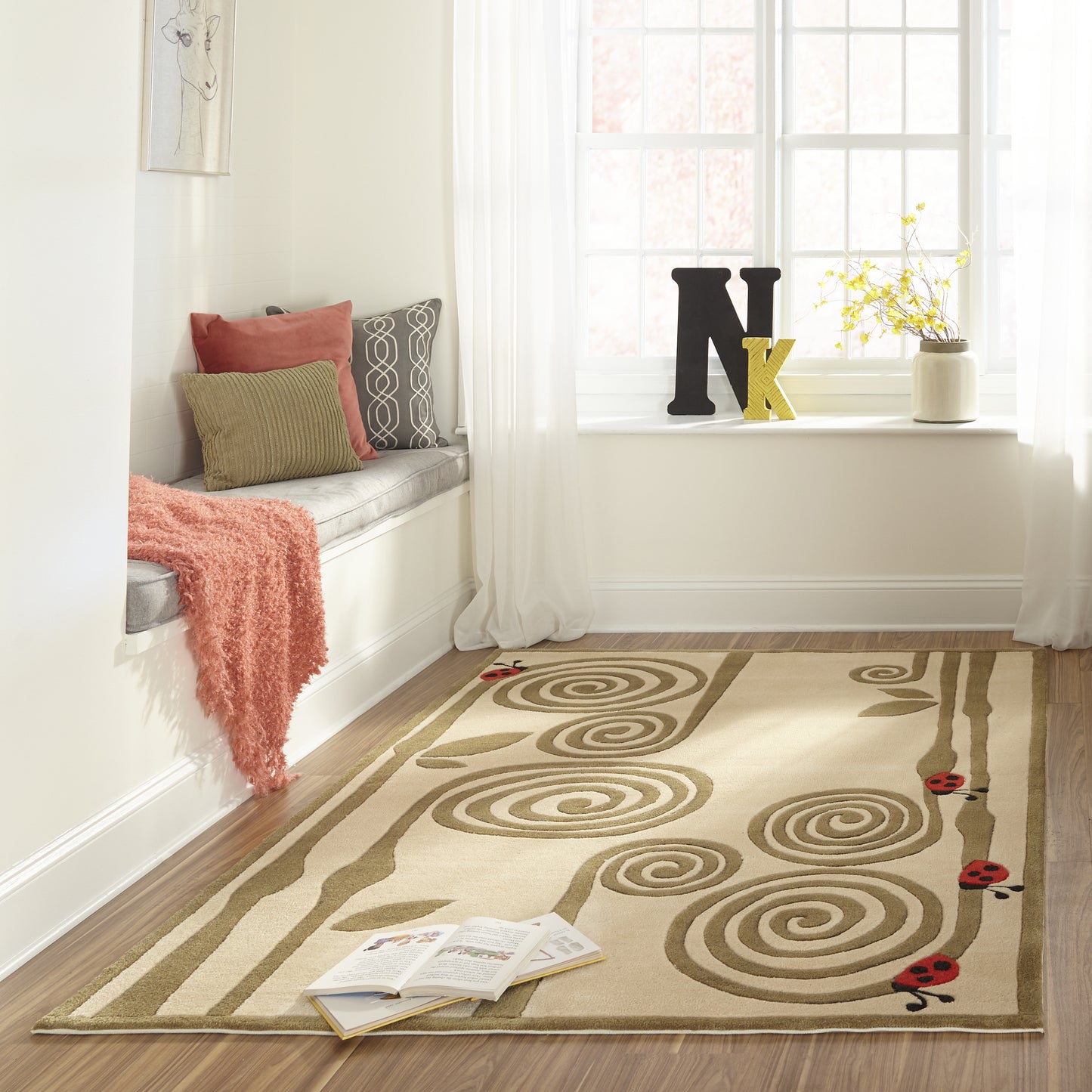 Momeni Lil Mo Whimsy Ivory Contemporary