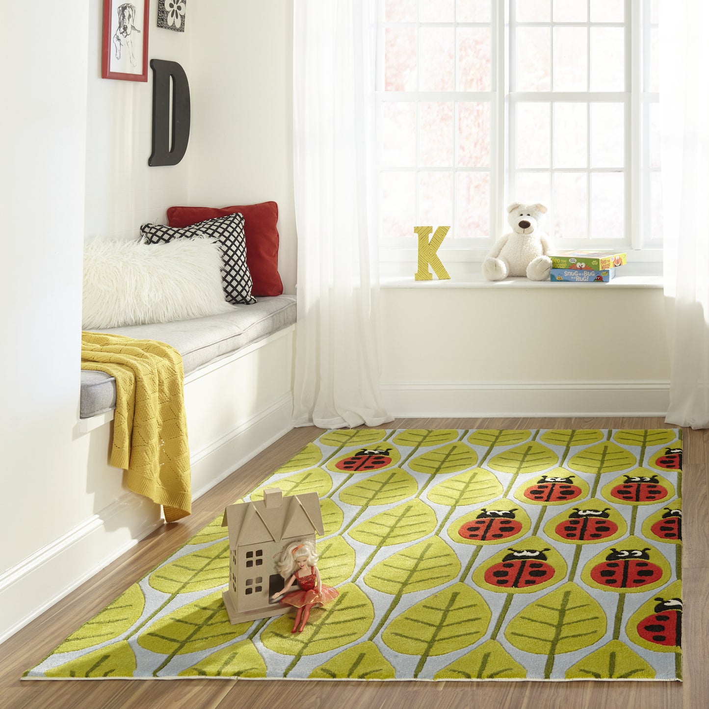 Momeni Lil Mo Whimsy Lady Bug Red Contemporary