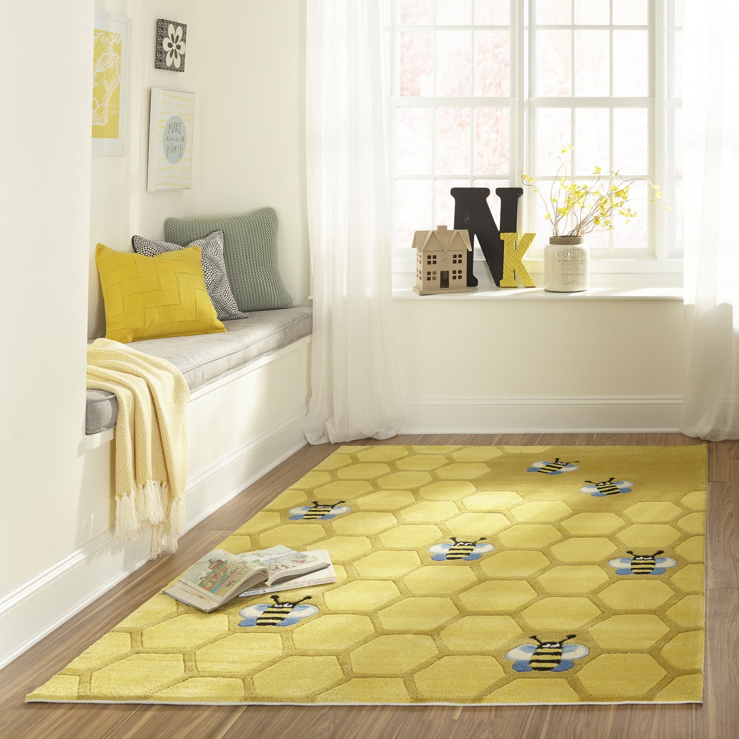 Momeni Lil Mo Whimsy Honeycomb Gold Contemporary