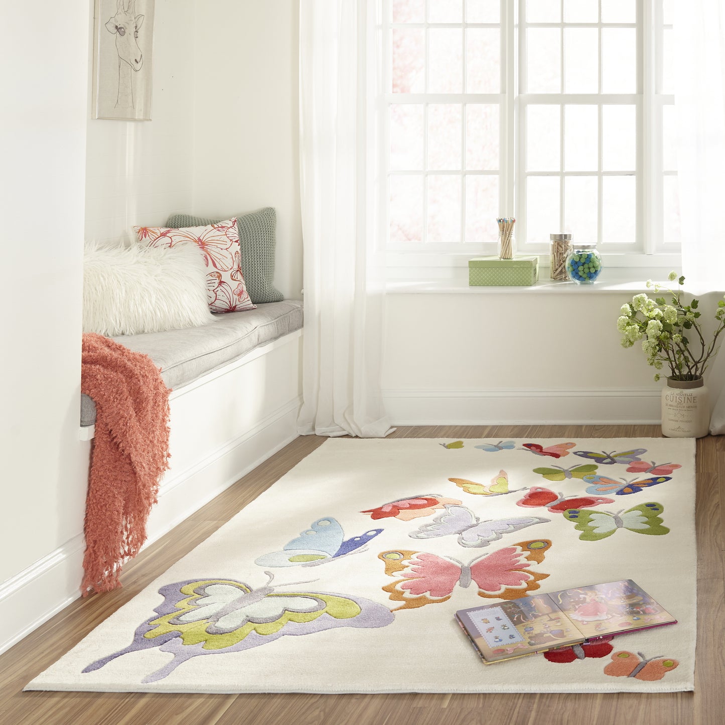 Momeni Lil Mo Whimsy Ivory Contemporary