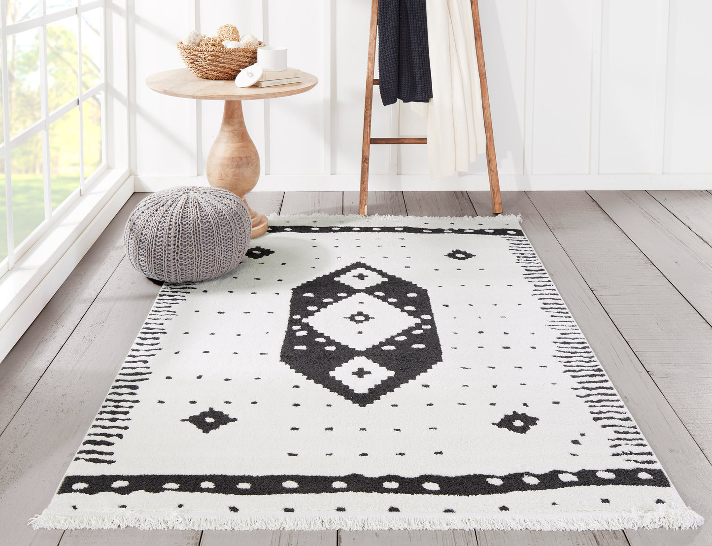 Momeni Monaco Ivory Contemporary