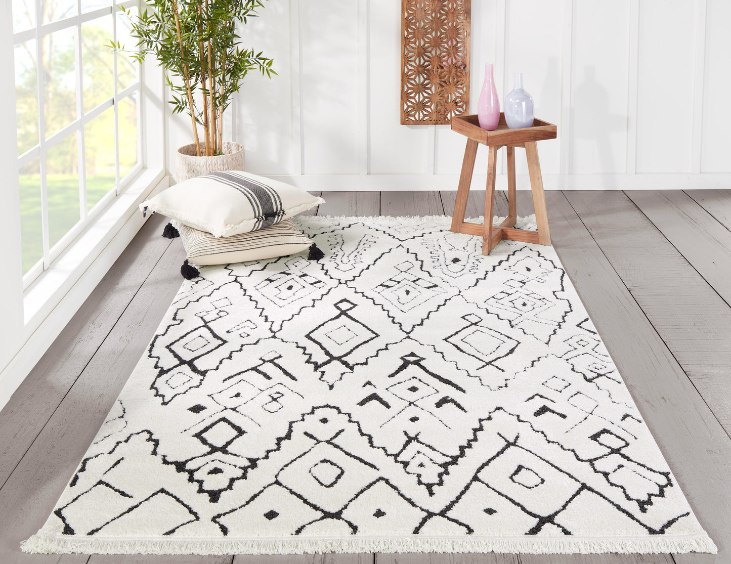 Momeni Monaco Ivory Contemporary