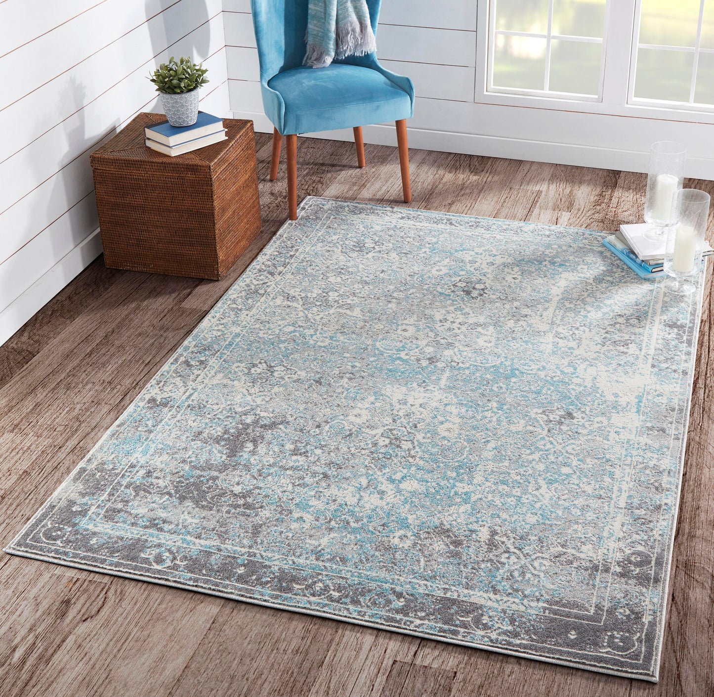 Momeni Luxe LX-16 Turquoise Transitional Machine Made Rug