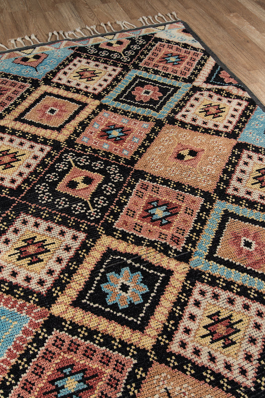 Momeni Nomad Black Traditional