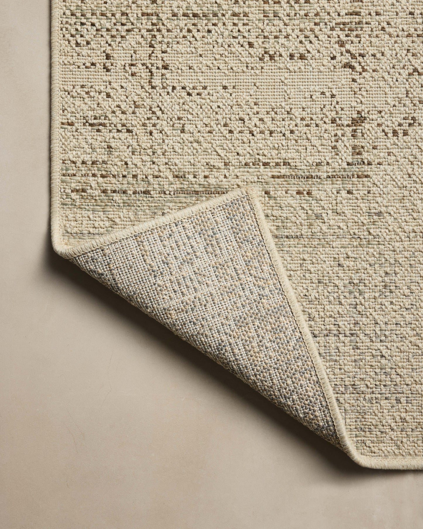 Loloi Saylor Ivory Fog Indoor/Outdoor