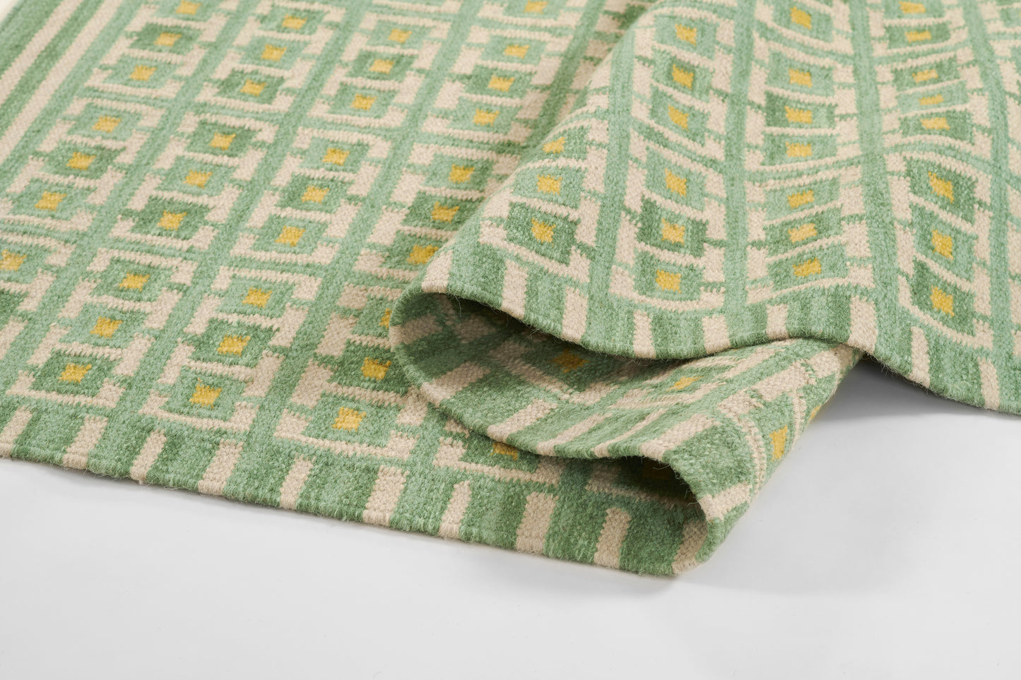 Momeni Scandi Green Contemporary