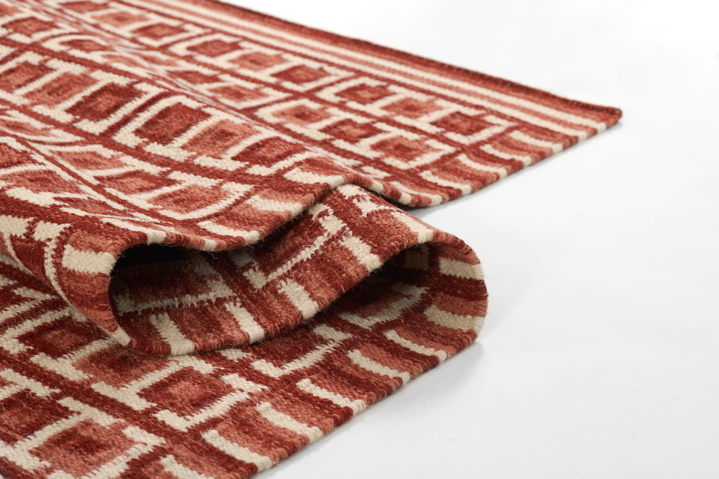 Momeni Scandi Red Contemporary