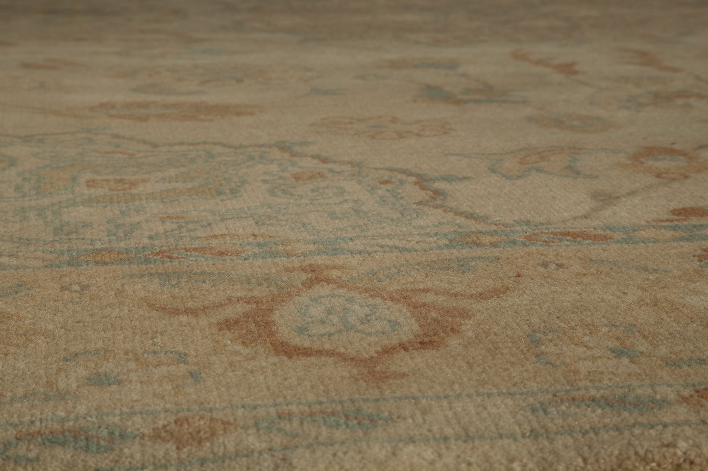 Momeni Shalimar Beige Traditional