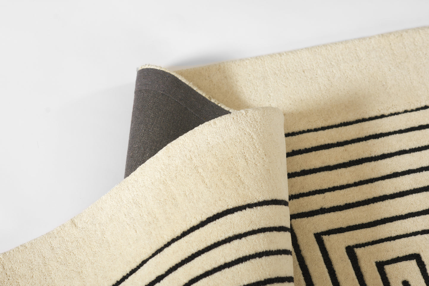 Momeni Simba White Contemporary