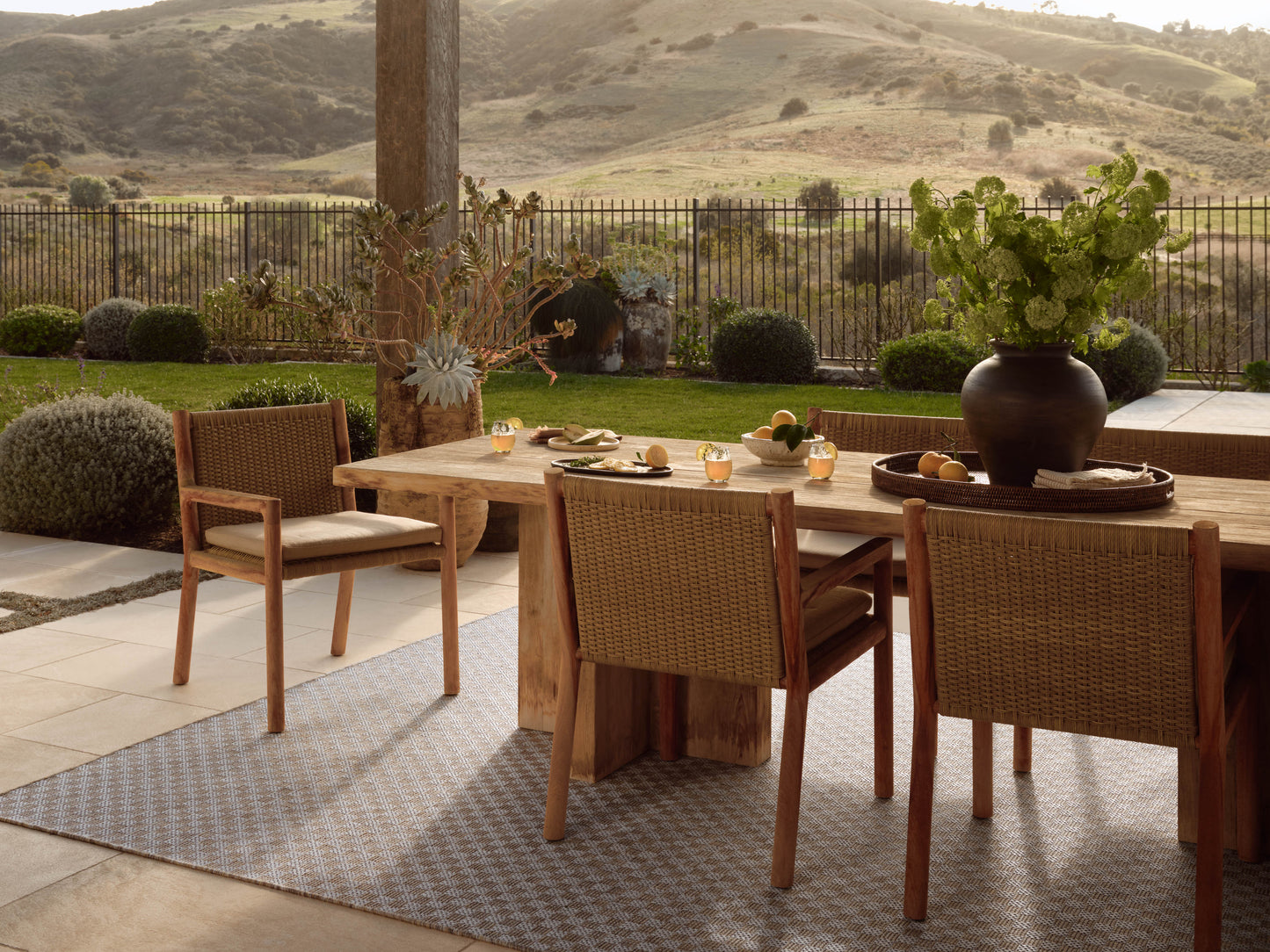 Amber Lewis x Loloi Topanga Natural Silver Indoor/Outdoor