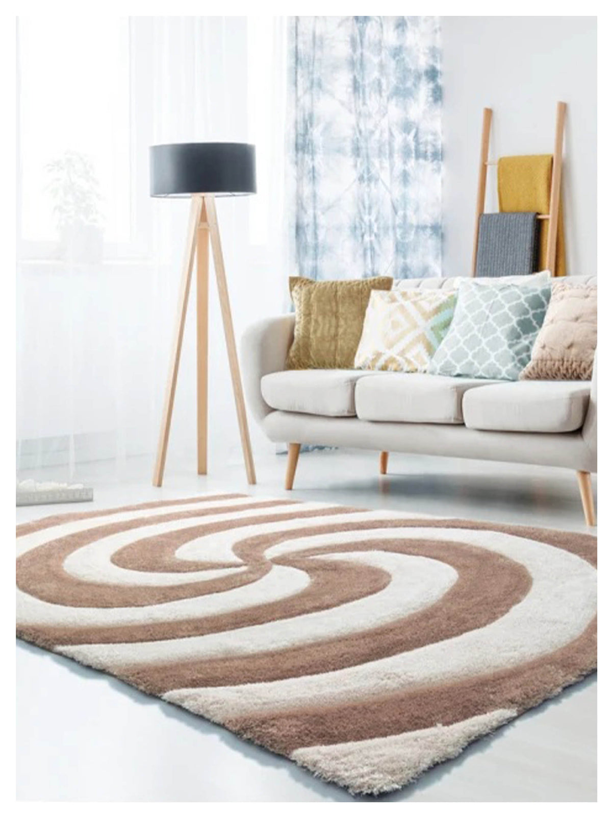 United Weavers Finesse 2100-21726 Beige Shag/Contemporary Machine Made Rug