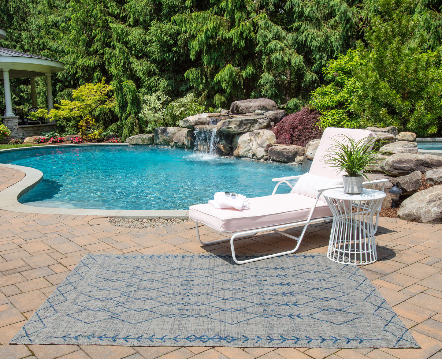 Novogratz Villa Grey Contemporary