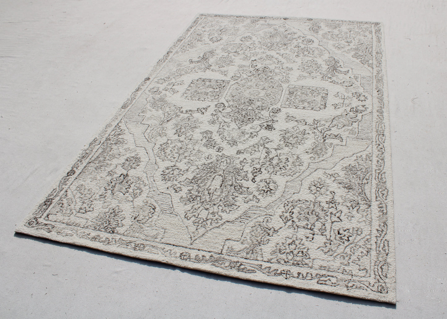 Dynamic Rugs Legend Ivory Natural Traditional