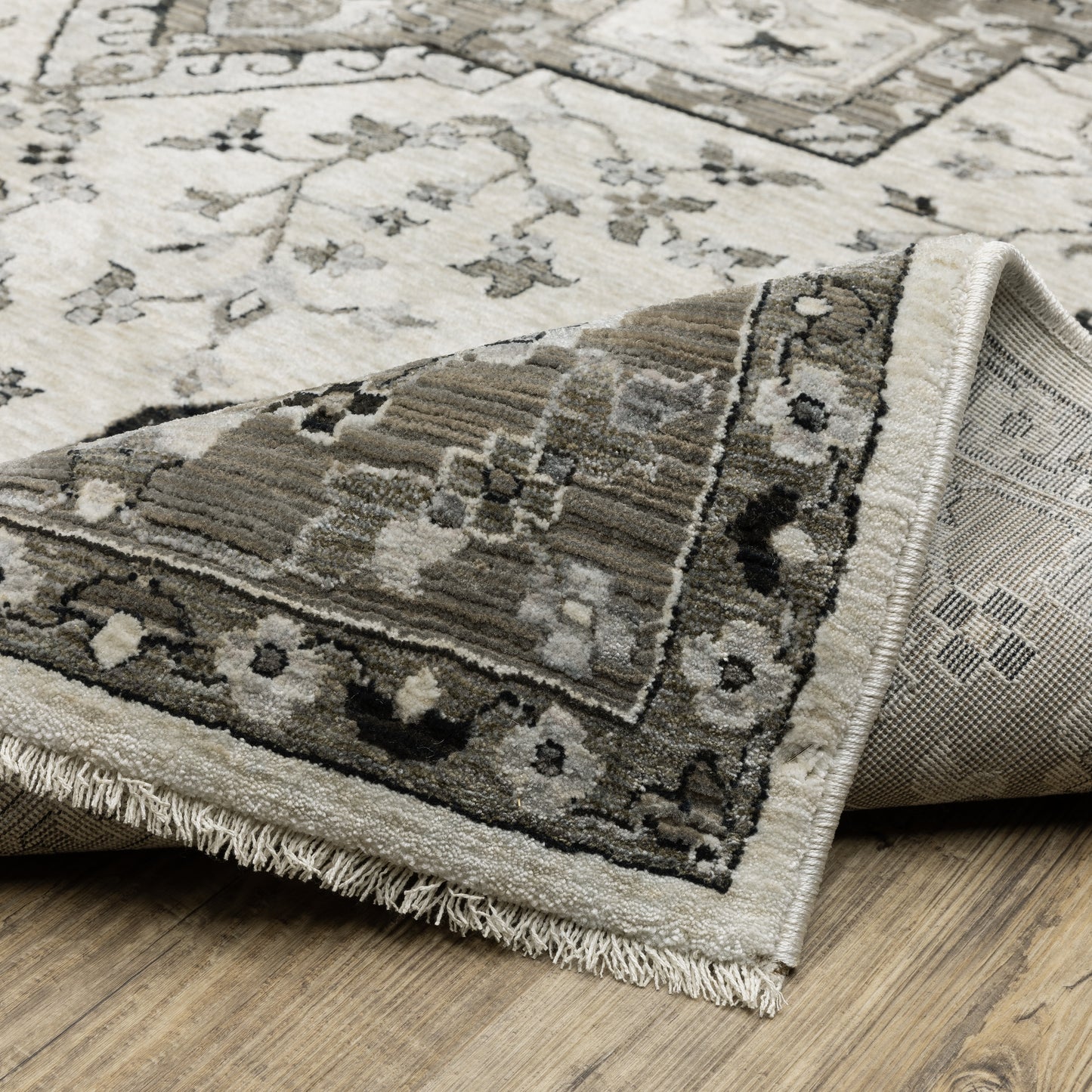 Oriental Weavers Chamberlain Ivory Grey Traditional