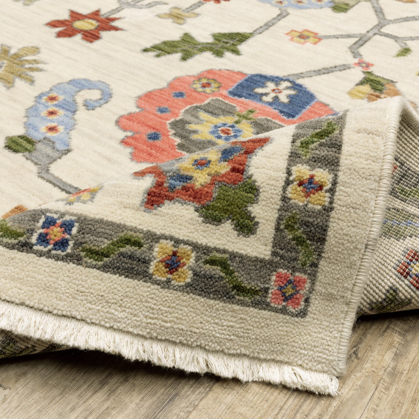 Oriental Weavers Lucca Ivory Multi Traditional