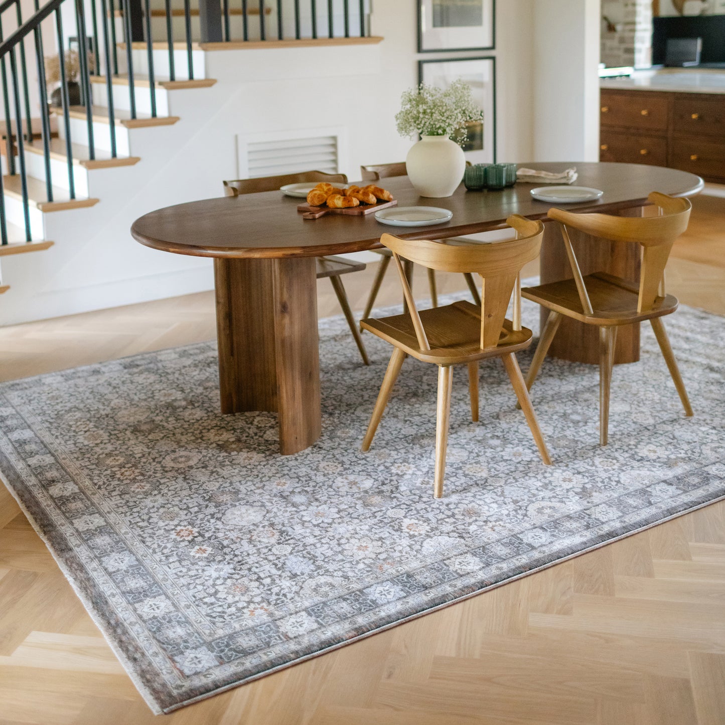 Oriental Weavers Maharaja Grey Ivory Traditional