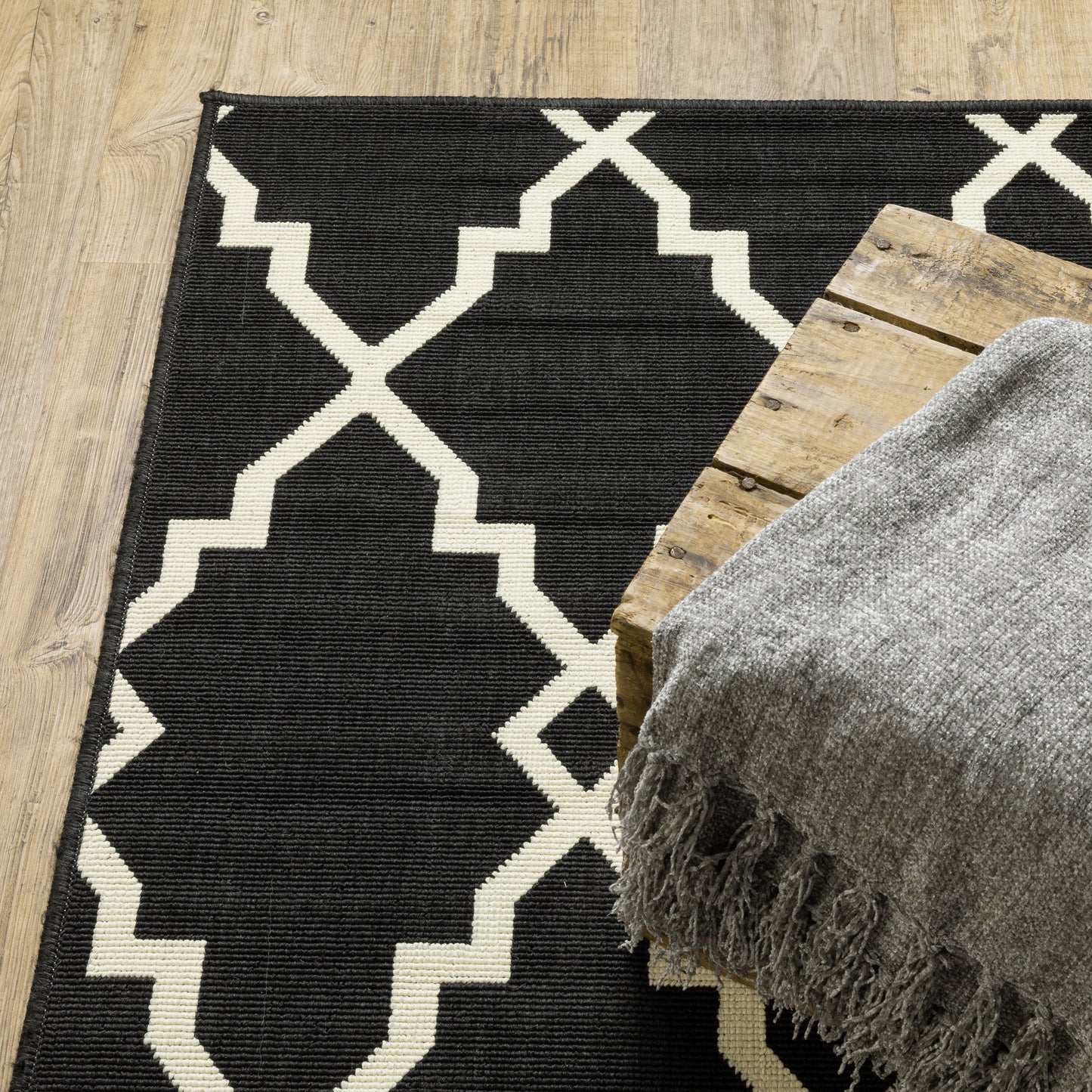 Oriental Weavers Marina Black Ivory Moroccan