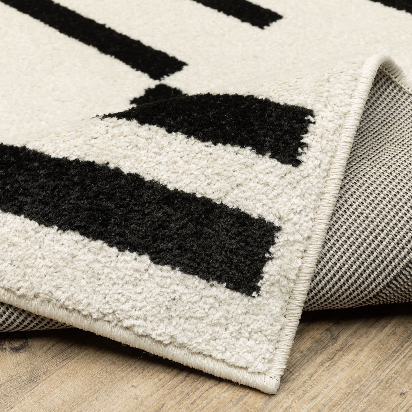 Oriental Weavers Quinn Beige Black Modern