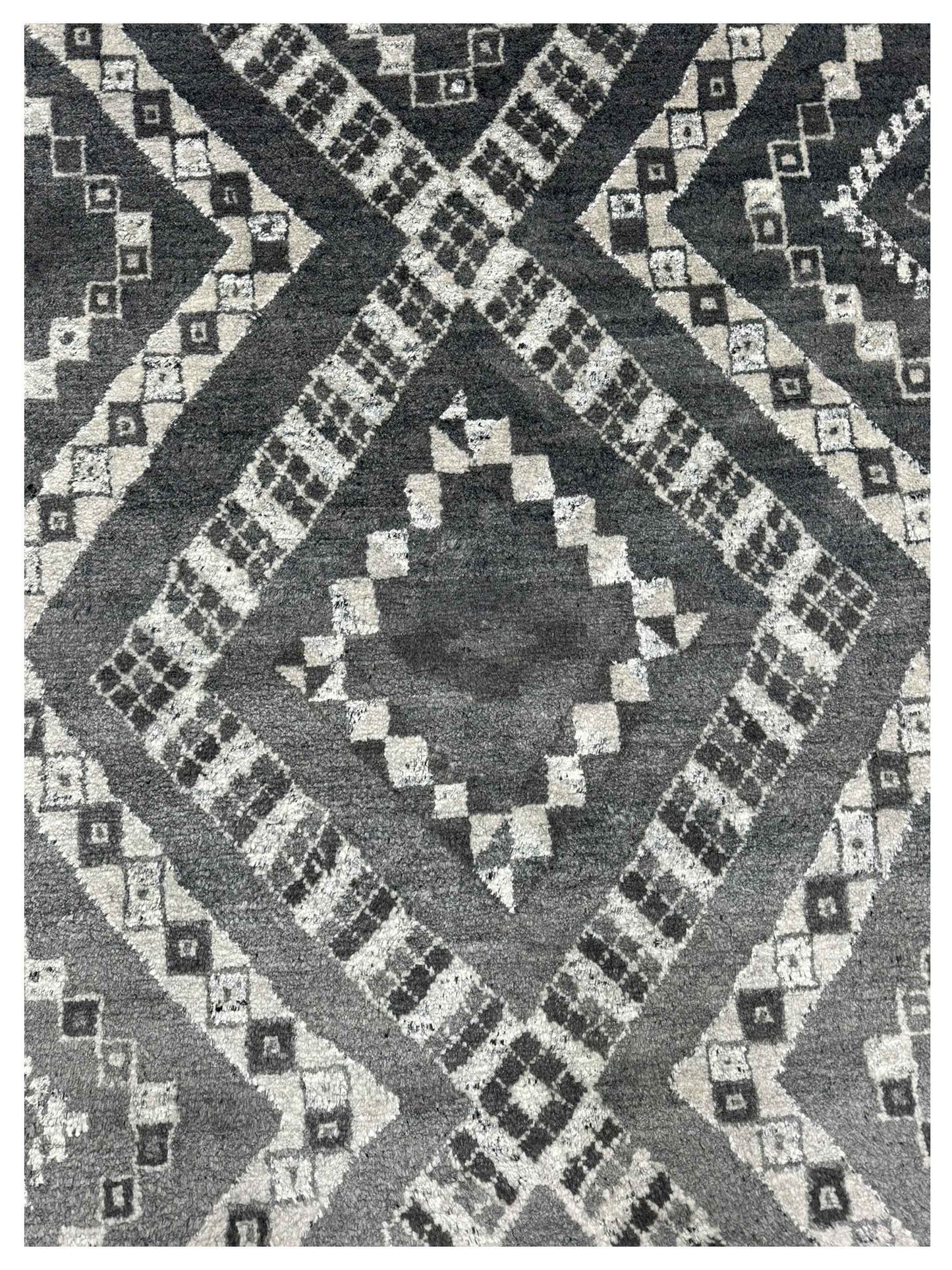 Artisan Marion  Grey  Contemporary Knotted Rug