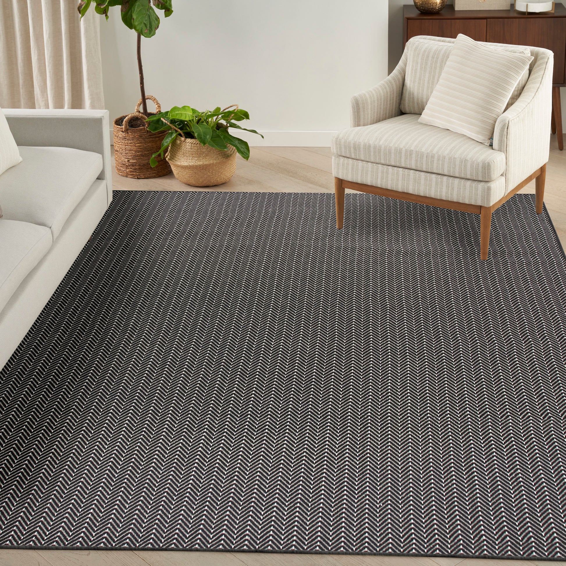 Nourison Home Horizon Indoor/Outdoor  Black  Contemporary