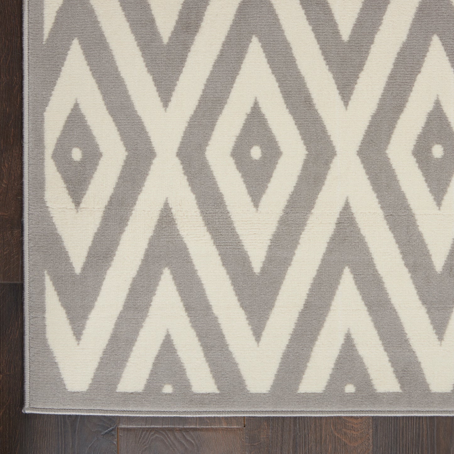 Nourison Home Grafix  White Grey  Contemporary