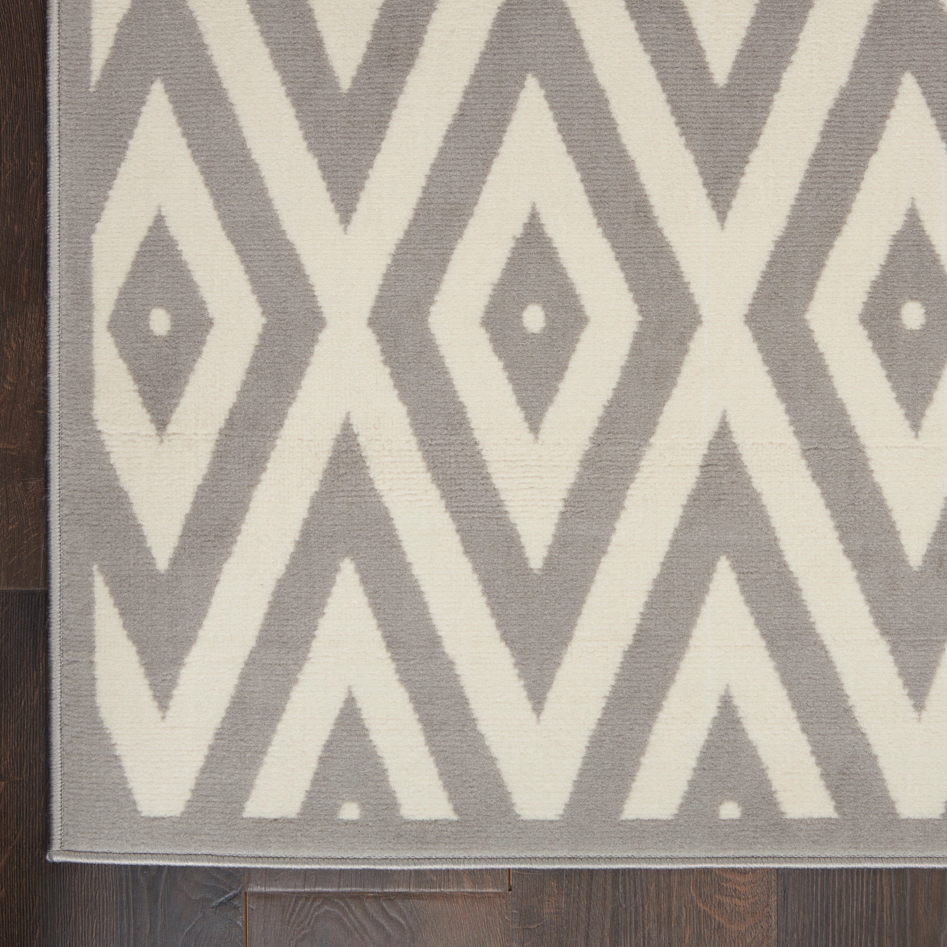 Nourison Home Grafix  White Grey  Contemporary