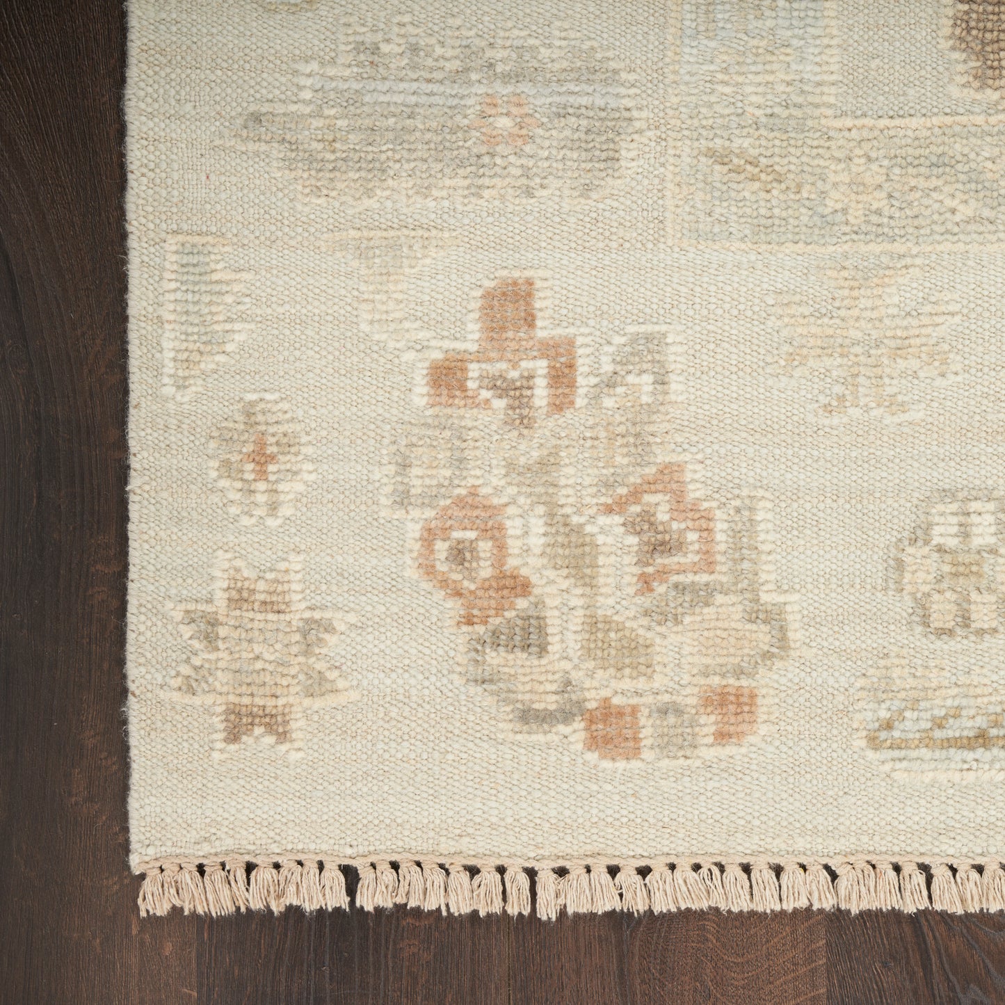 Nourison Home Whispers  Cream  Traditional