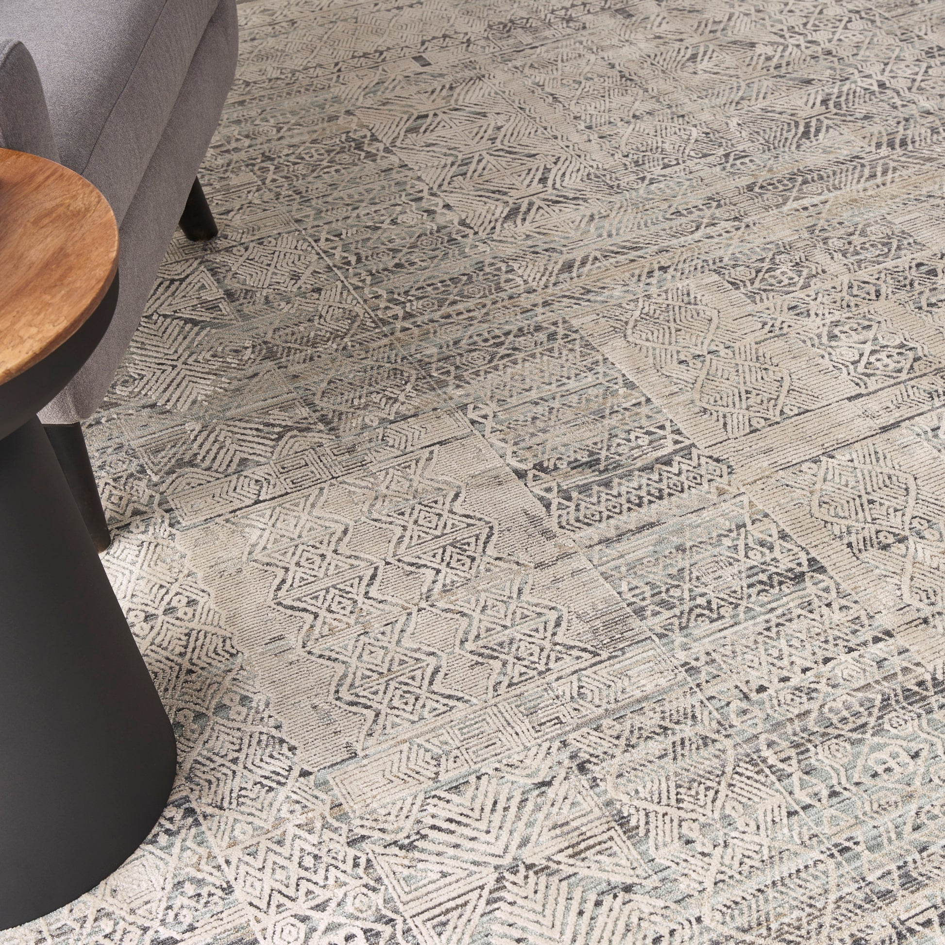 Nourison Home Lynx  Ivory Blue  Transitional