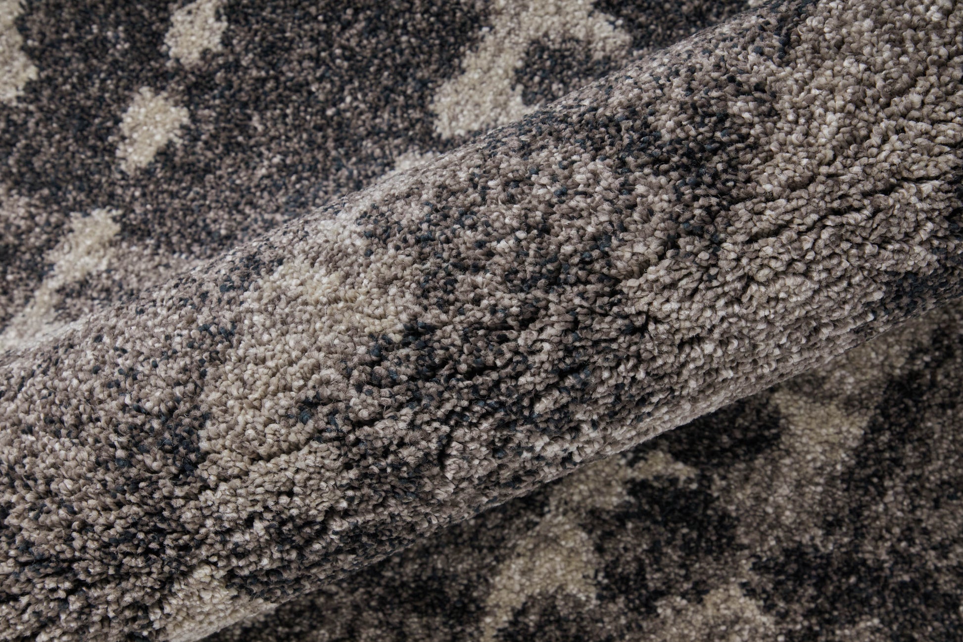 Feizy Skyview  Charcoal  Modern/Industrial/Bohemian & Eclectic