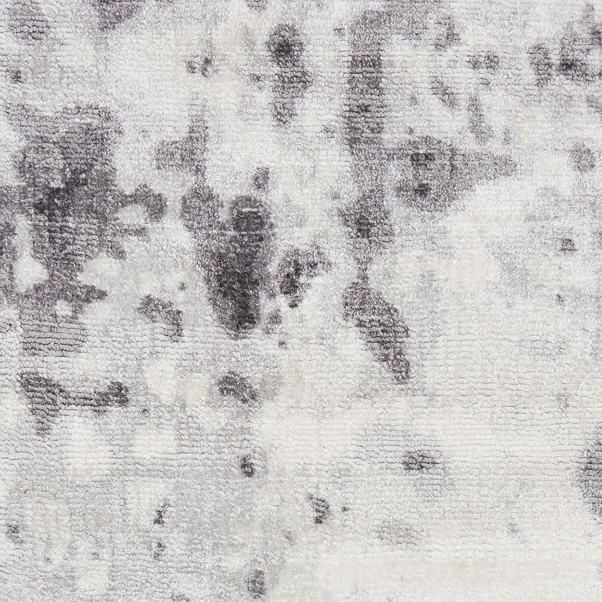 Nourison Home Safari Dreams  Ivory Grey  Contemporary