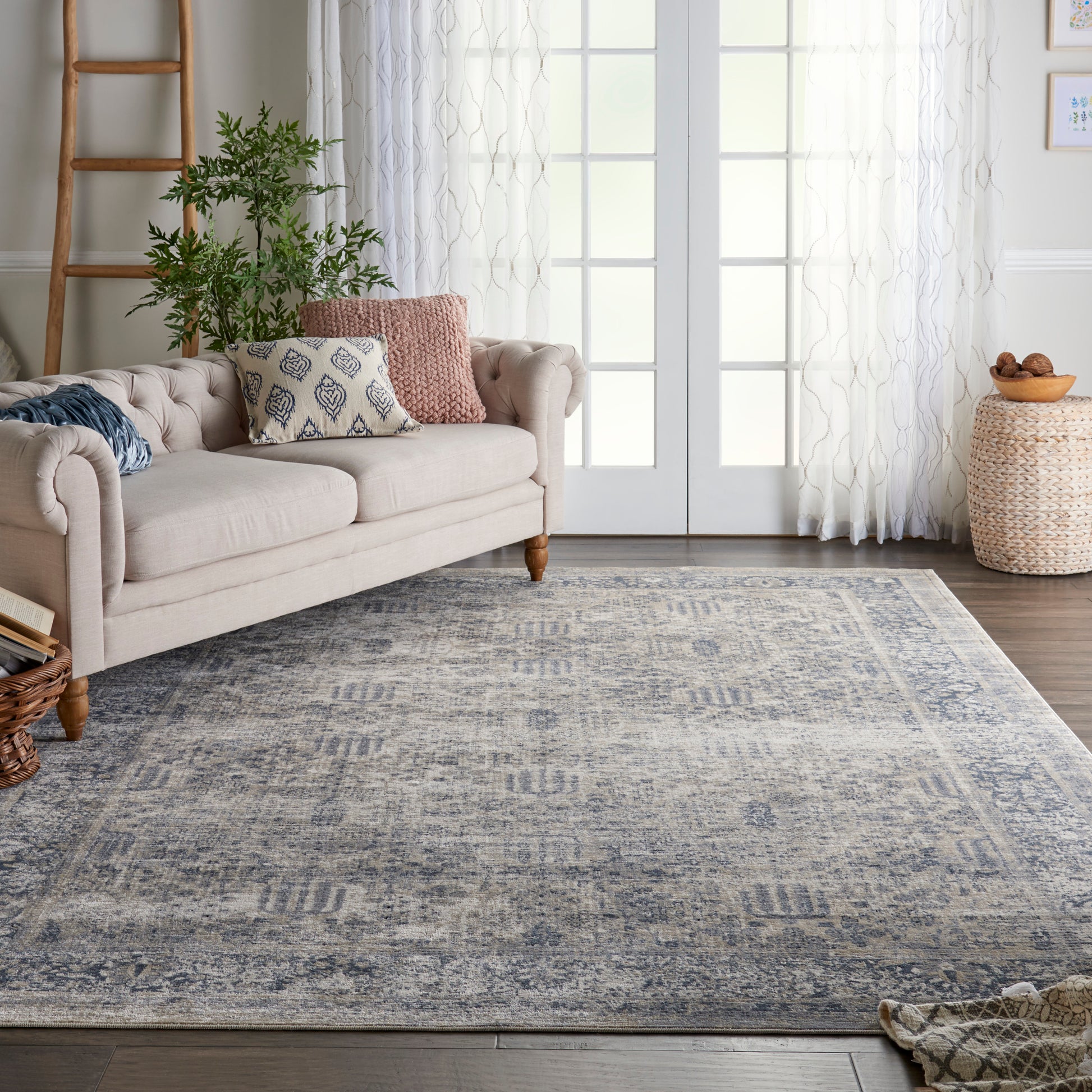 Nourison Home Malta  Ivory Blue  Traditional