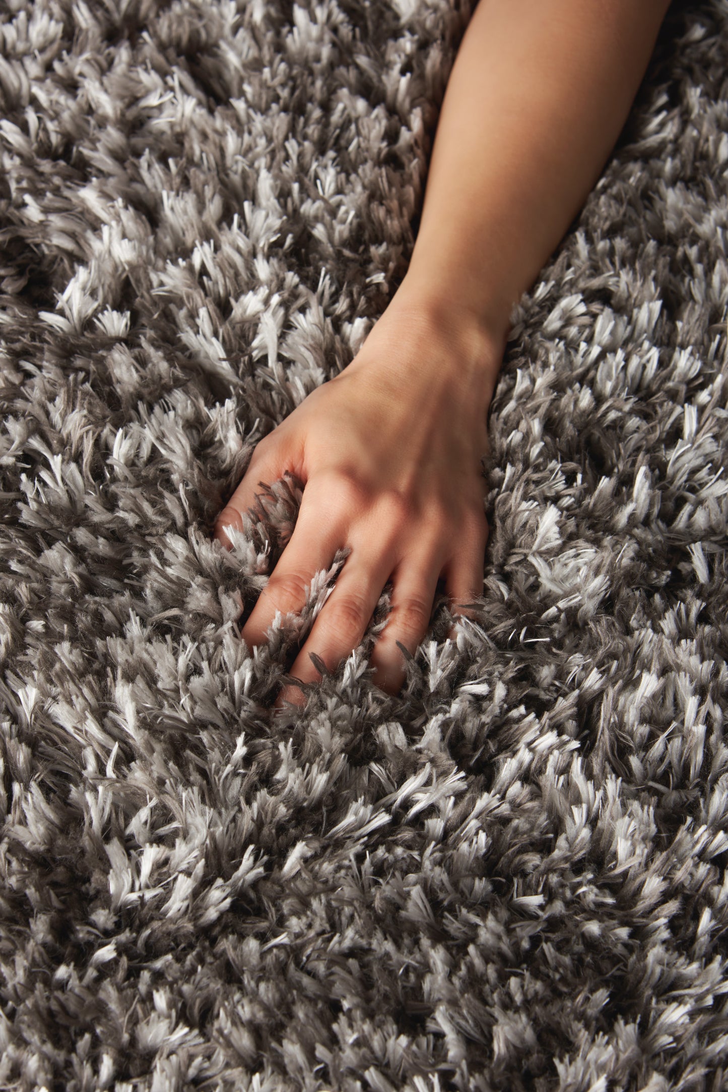 Nourison Home Luxe Shag  Charcoal  Contemporary