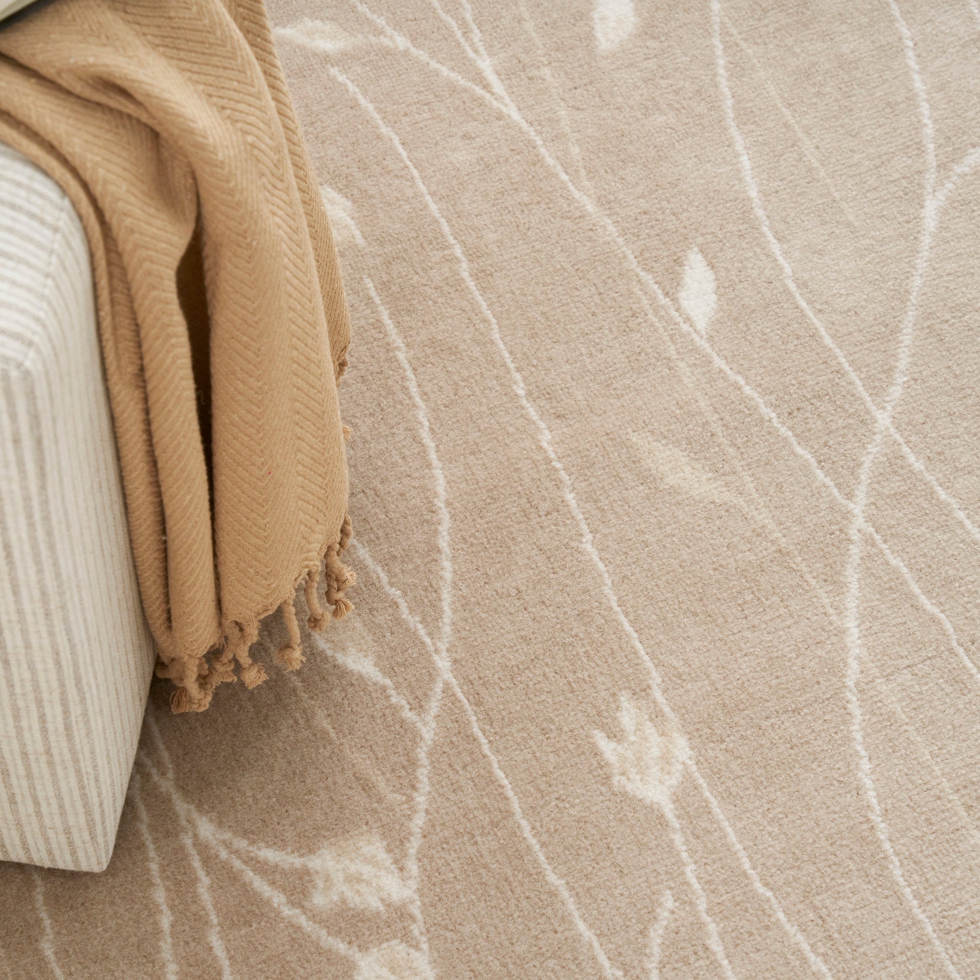 Nourison Home Grafix  Beige  Contemporary